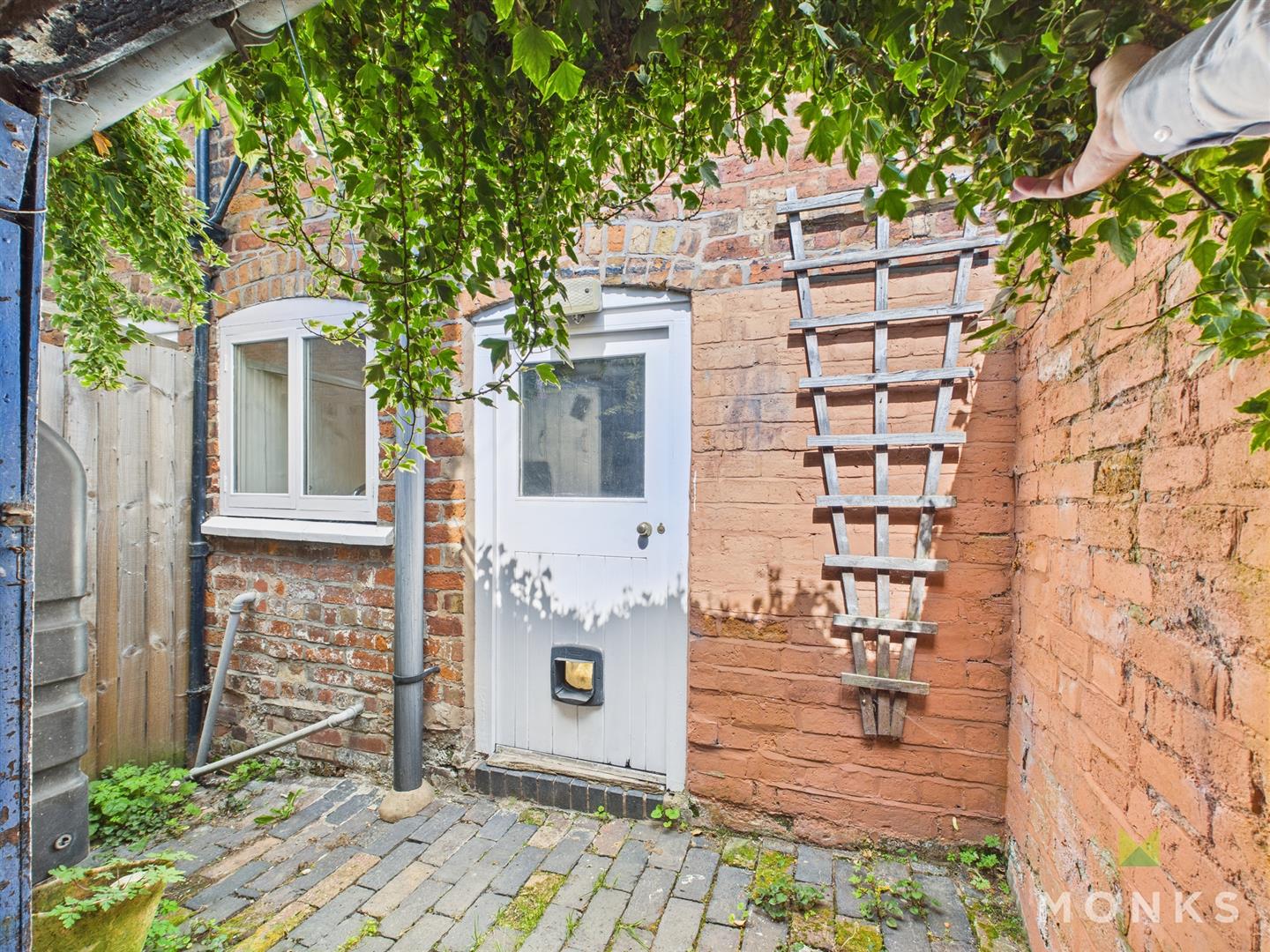 1 Hatfield Terrace Off Darwin Street, Shrewsbury, SY3 8QG Let Agreed